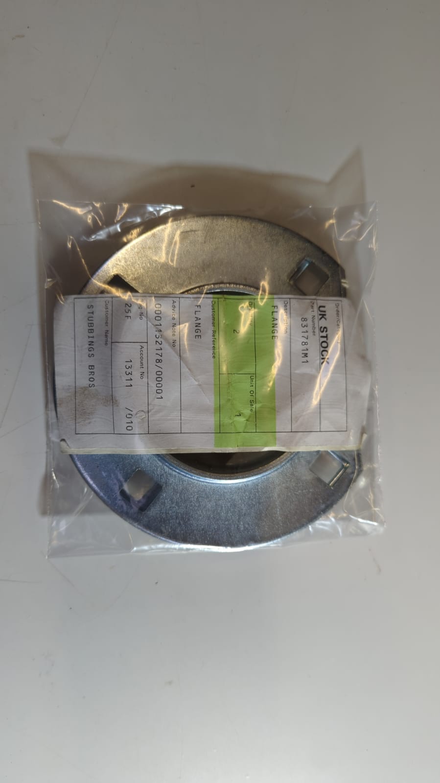 flange-831781m1