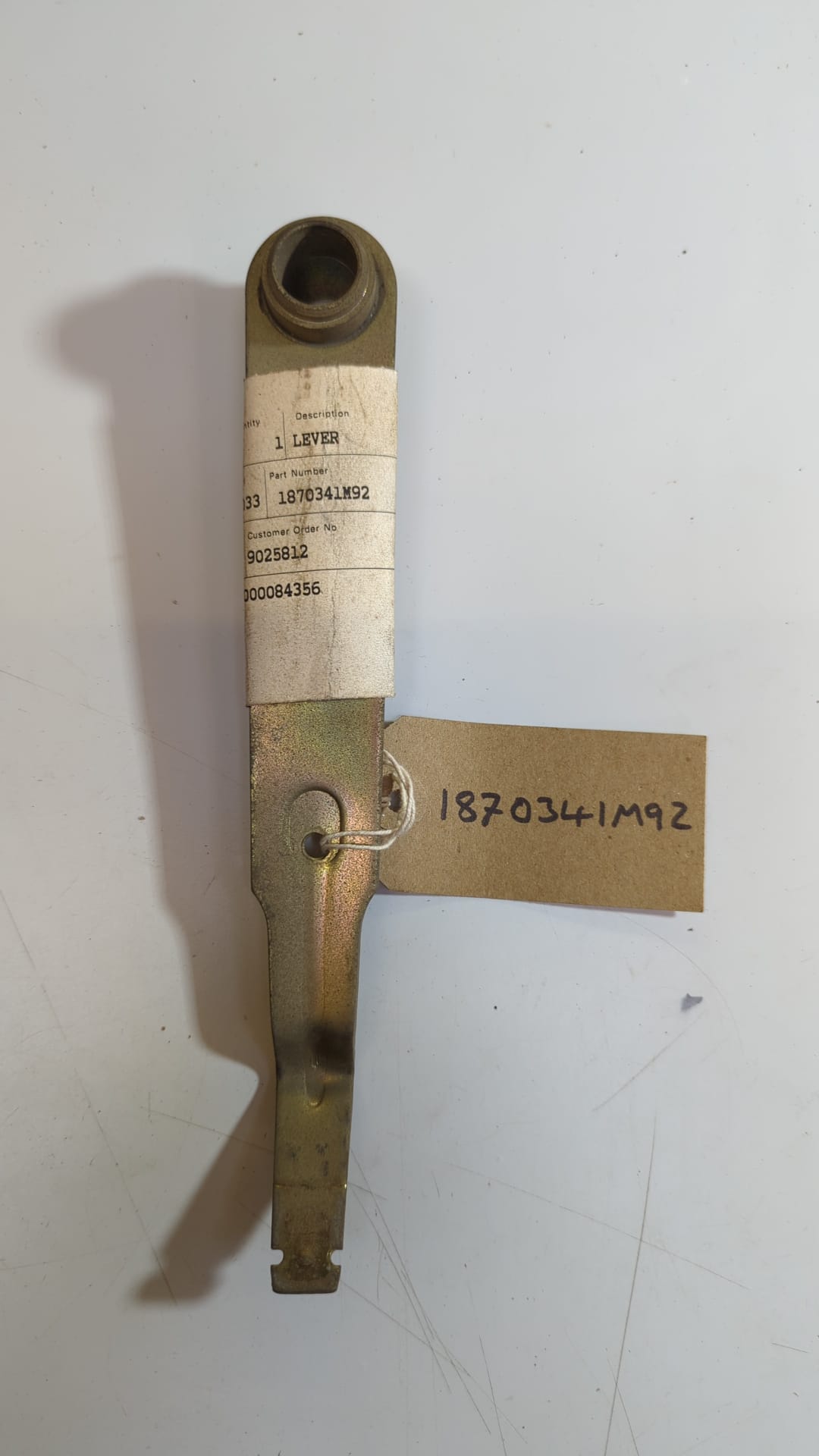 lever-1870341m92