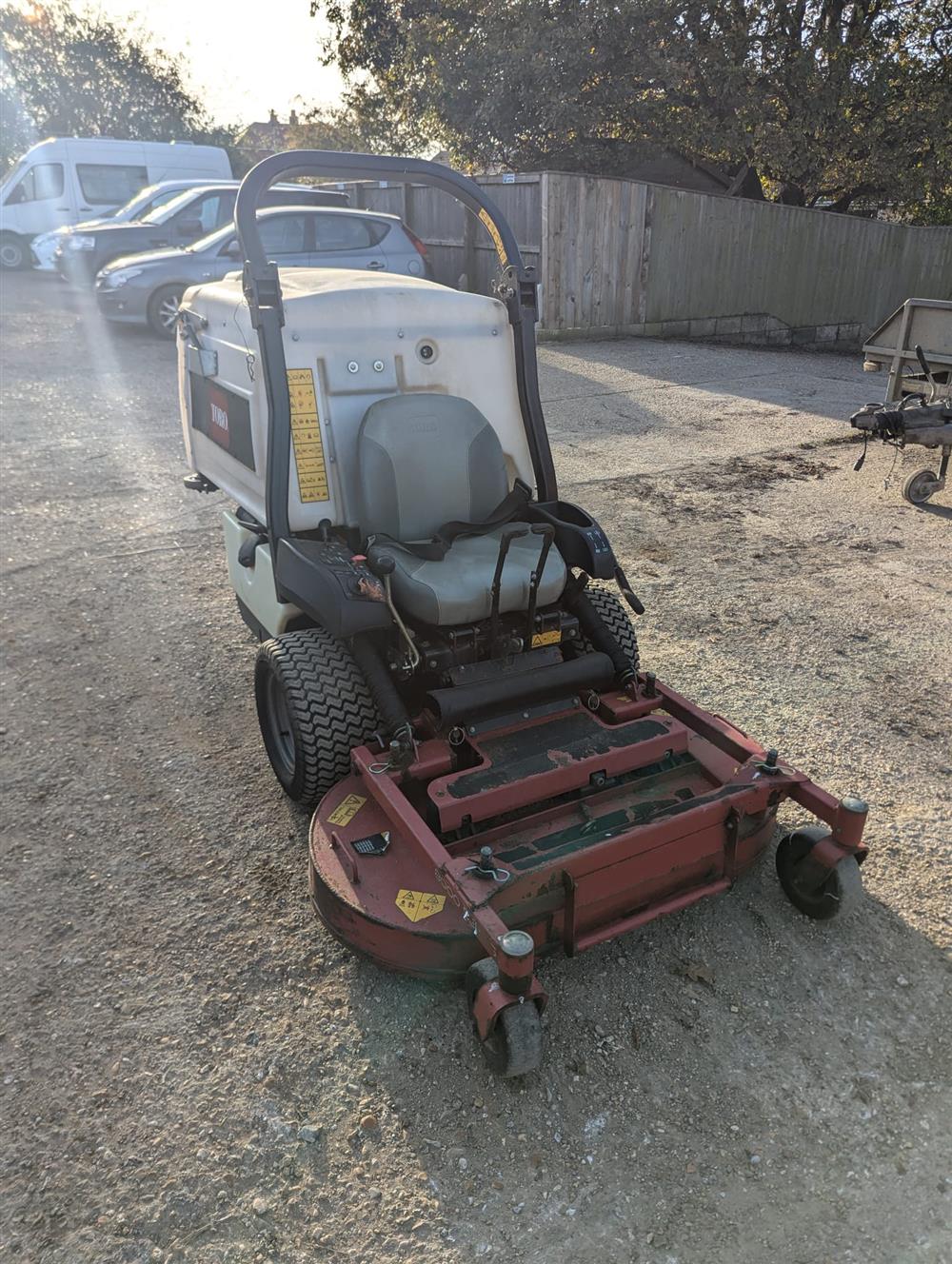 used-toro-74311te--2017-z-master-8000-122cm48″-petrol-direct-collect-zero-turn-ride-on-mower